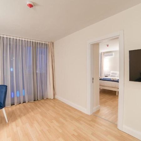Luxury Sea View Apartments In Orbi City Батуми Екстериор снимка
