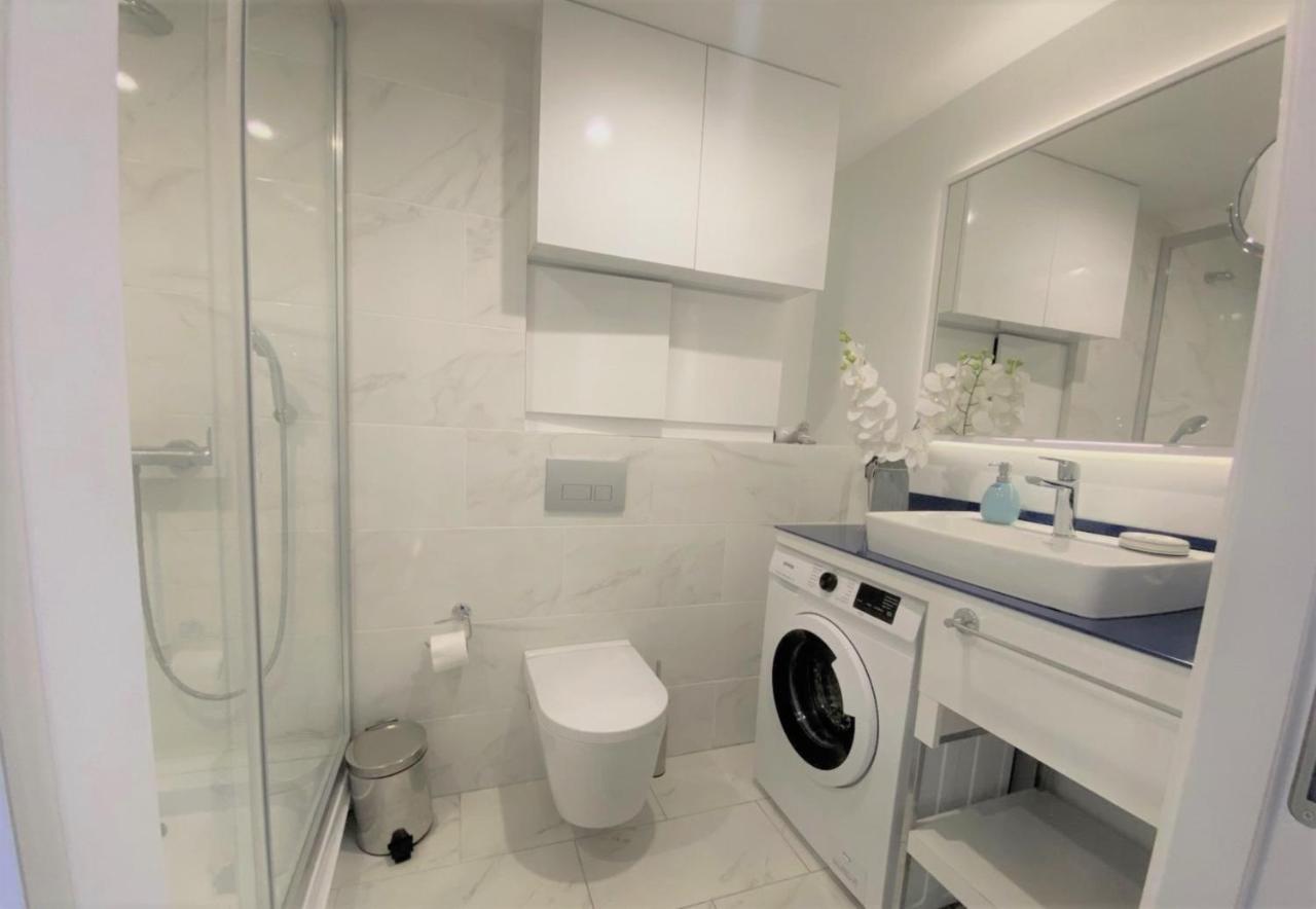 Luxury Sea View Apartments In Orbi City Батуми Екстериор снимка