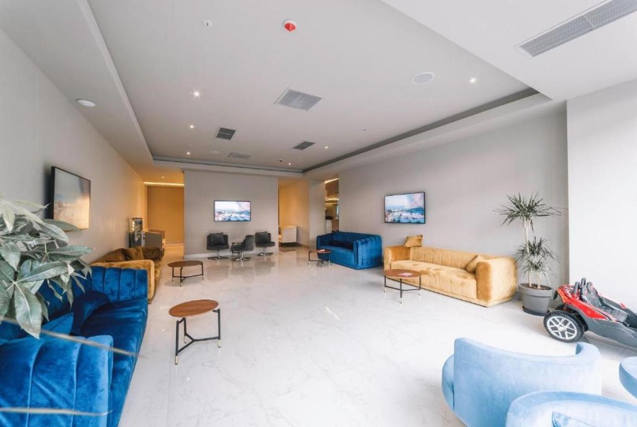 Luxury Sea View Apartments In Orbi City Батуми Екстериор снимка