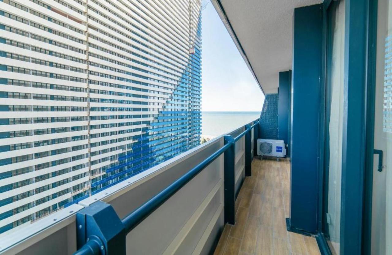 Luxury Sea View Apartments In Orbi City Батуми Екстериор снимка