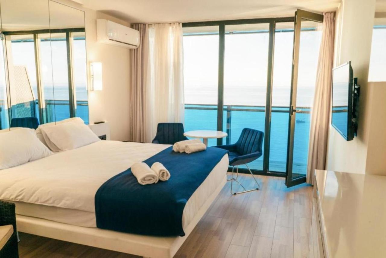 Luxury Sea View Apartments In Orbi City Батуми Екстериор снимка
