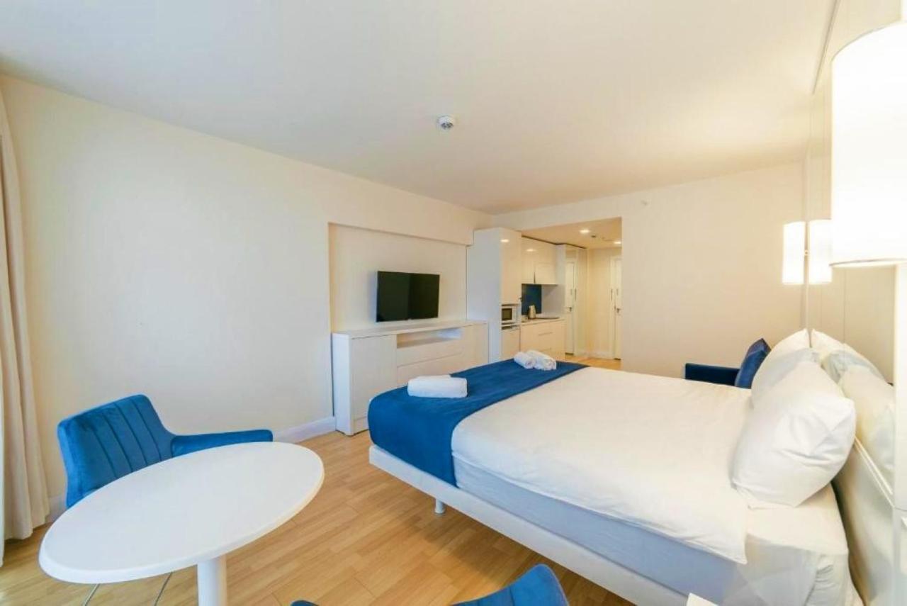 Luxury Sea View Apartments In Orbi City Батуми Екстериор снимка
