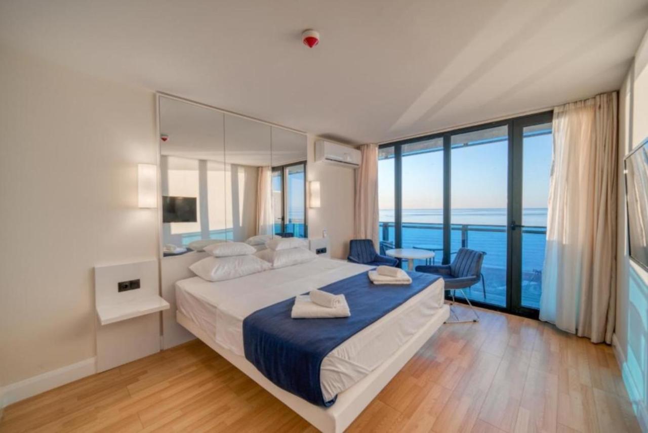 Luxury Sea View Apartments In Orbi City Батуми Екстериор снимка