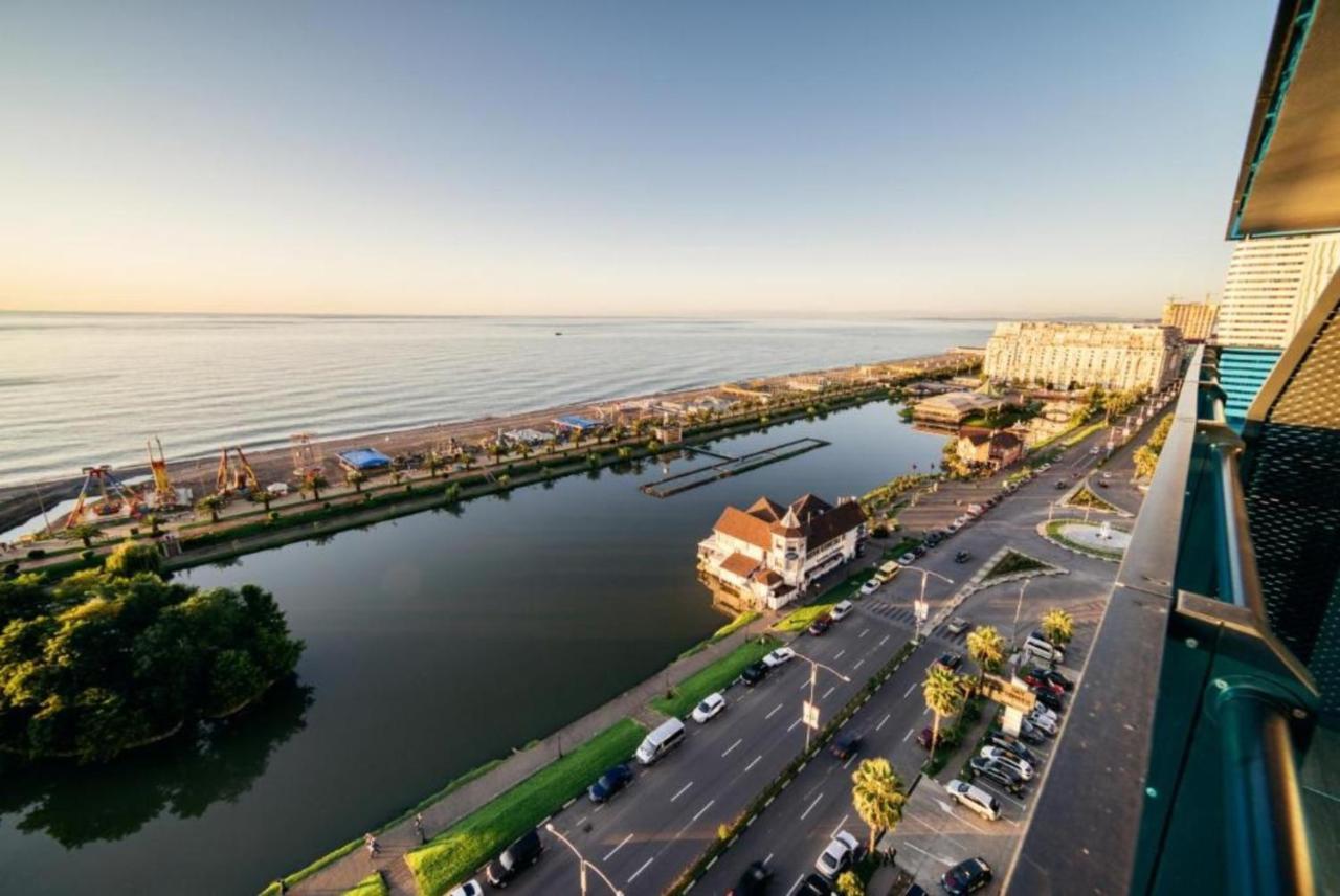 Luxury Sea View Apartments In Orbi City Батуми Екстериор снимка