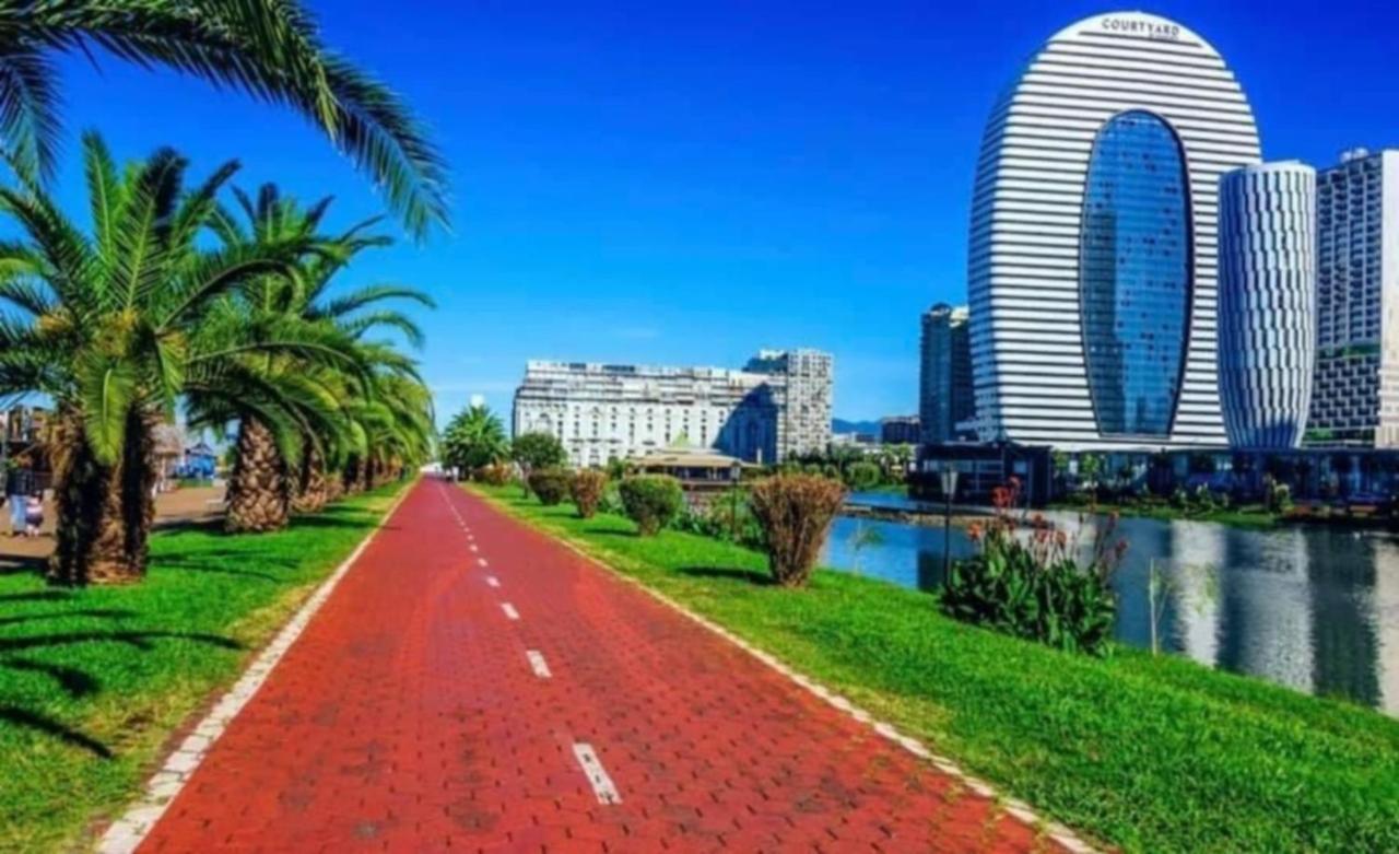Luxury Sea View Apartments In Orbi City Батуми Екстериор снимка