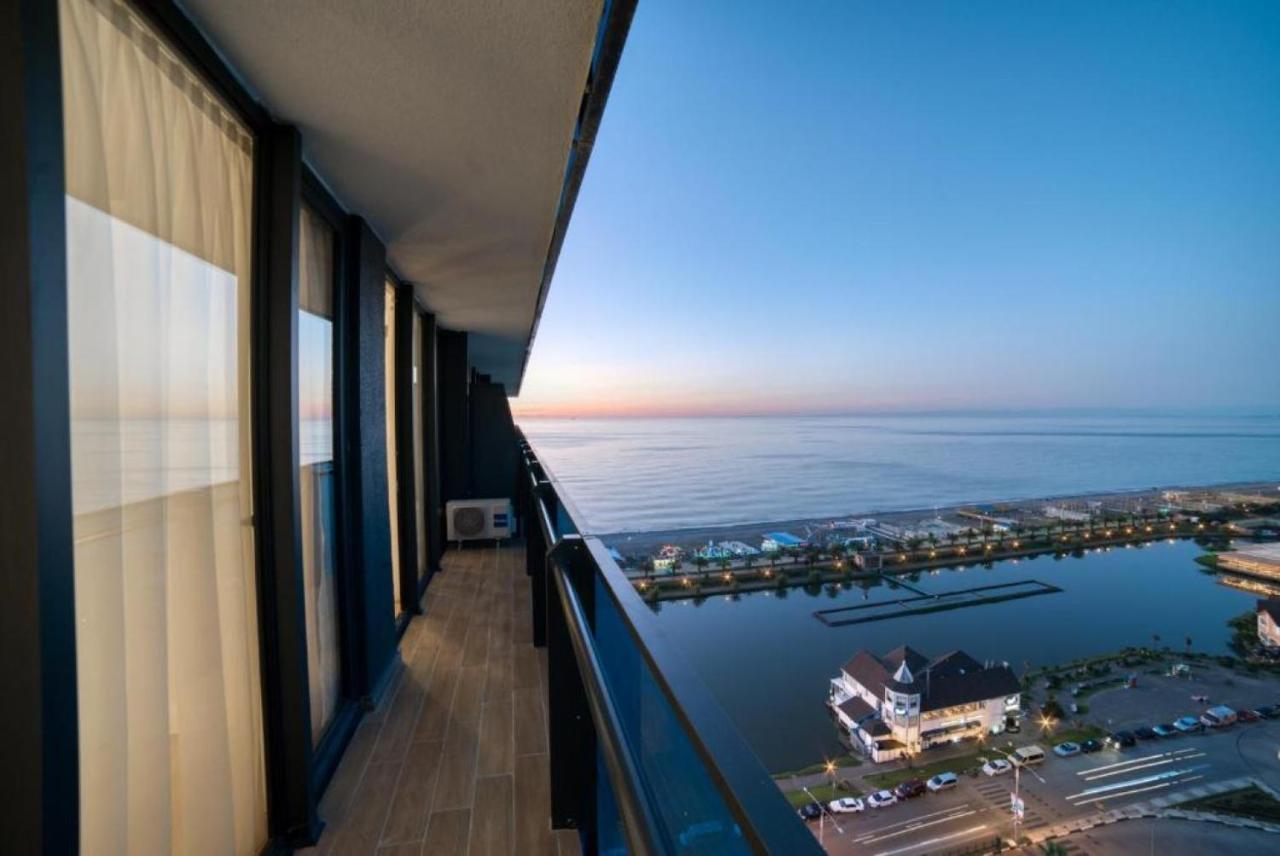 Luxury Sea View Apartments In Orbi City Батуми Екстериор снимка