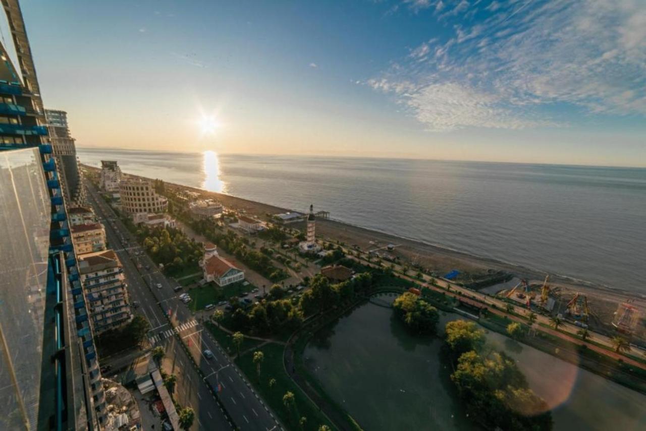 Luxury Sea View Apartments In Orbi City Батуми Екстериор снимка